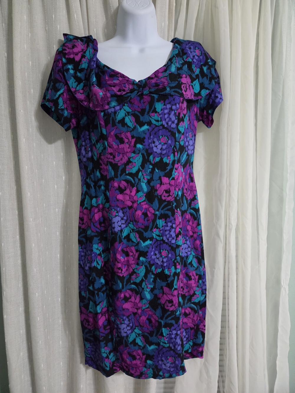 VTG Dawn Joy Floral Scoop Neck Dress in Purple & Teal